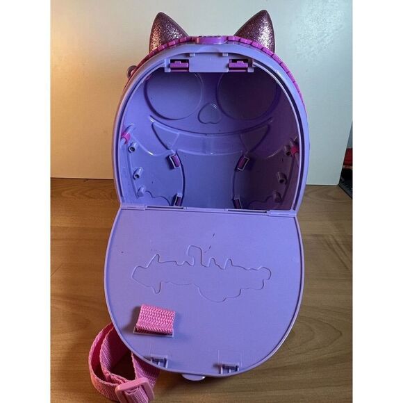 Disney Vampirina Boo -Tastic Plastic Backpack Just Play Carry Bag - Picture 9 of 10